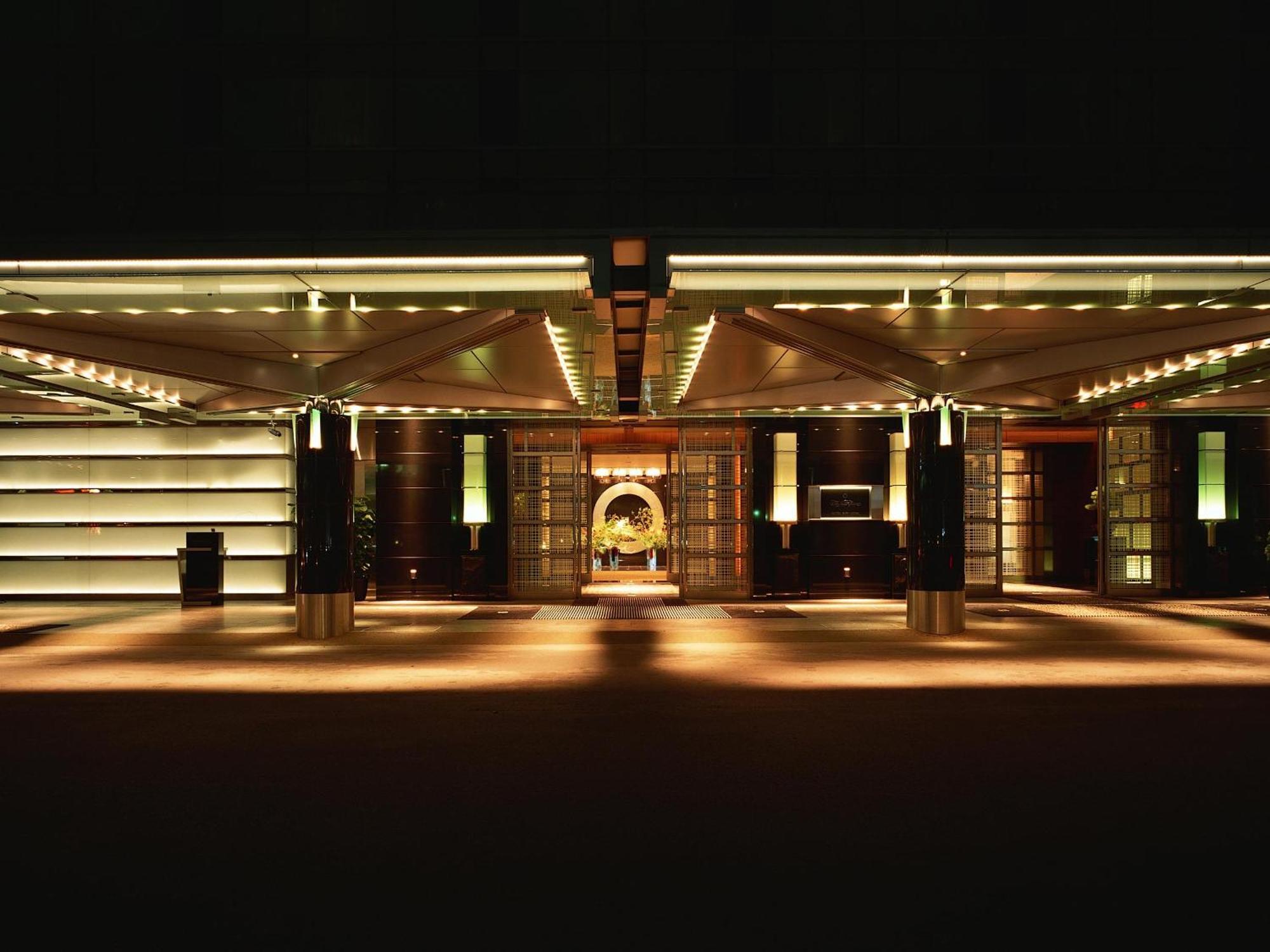 Hotel New Otani Tokyo The Main Bagian luar foto The entrance of the hotel