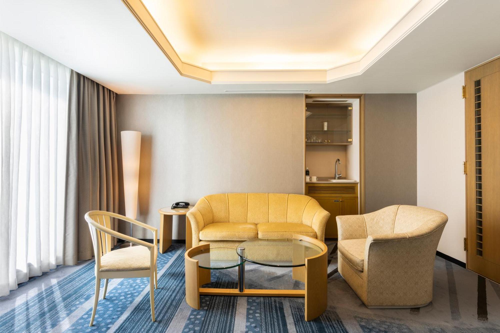 Hotel New Otani Tokyo The Main Bagian luar foto A suite at the hotel