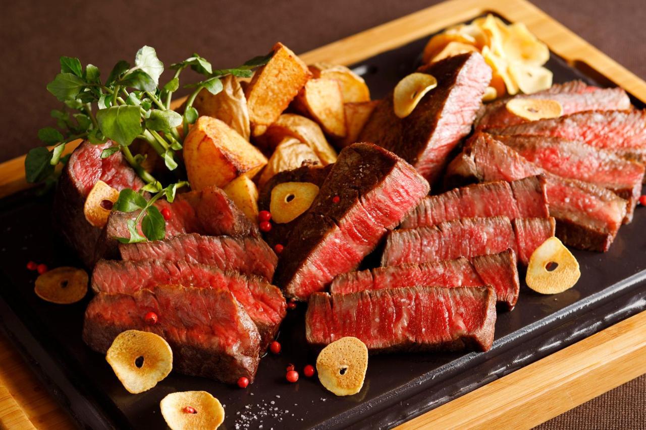 Hotel New Otani Tokyo The Main Bagian luar foto A steak prepared with the dry-aging technique